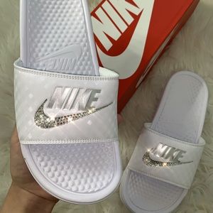 Nike slides | all sizes available ✨price firm✨